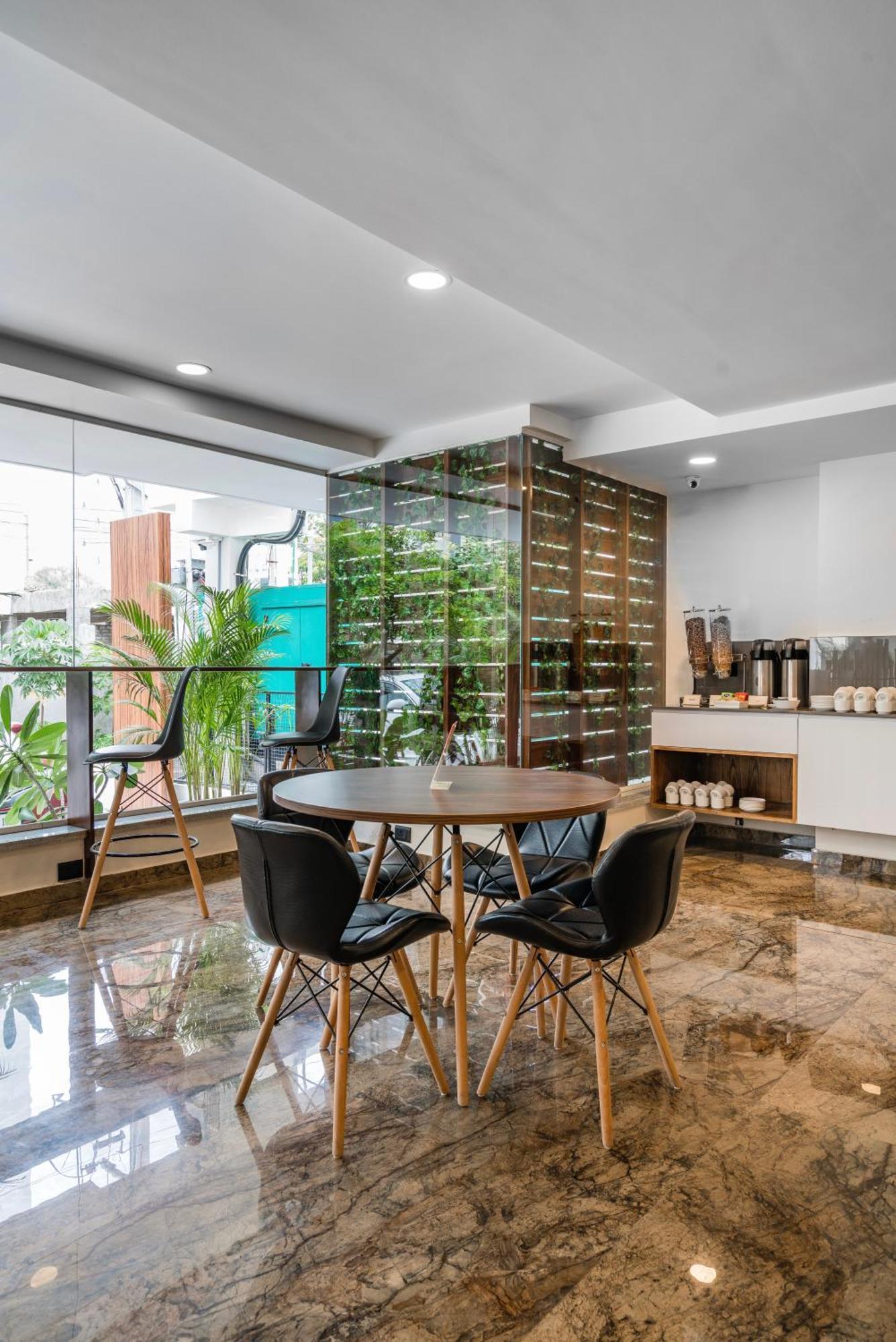 Skyla Studios & Suites - Hitech City Hajdarabad Zewnętrze zdjęcie